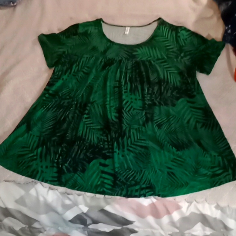 JueYun 2XL Green And Black Shirt